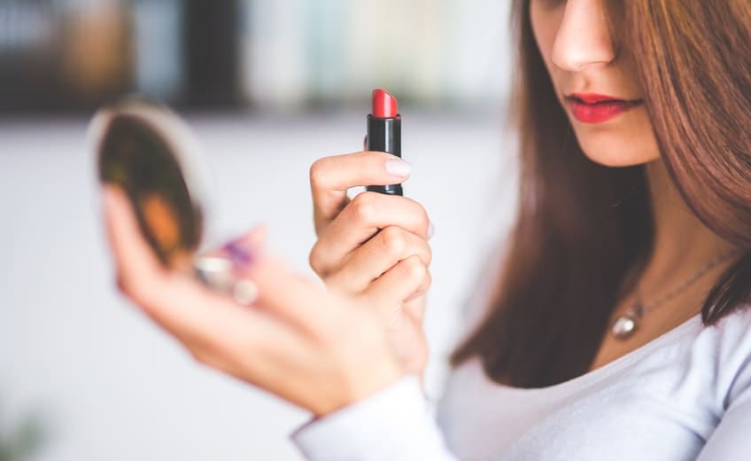 Make-up & Kosmetik bei Psoriasis: Ist Schminken eine gute Idee?