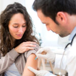 impfen und schuppenflechte schutzimpfung farbenhaut